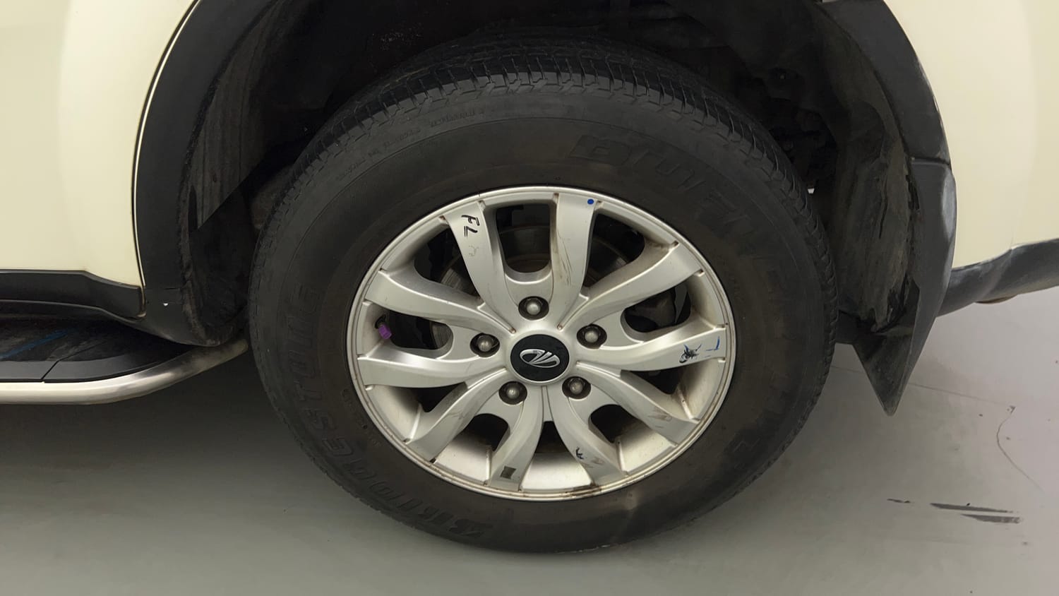 Used 2018 Mahindra XUV500 W9 AT Diesel Automatic tyres LEFT REAR TYRE RIM VIEW