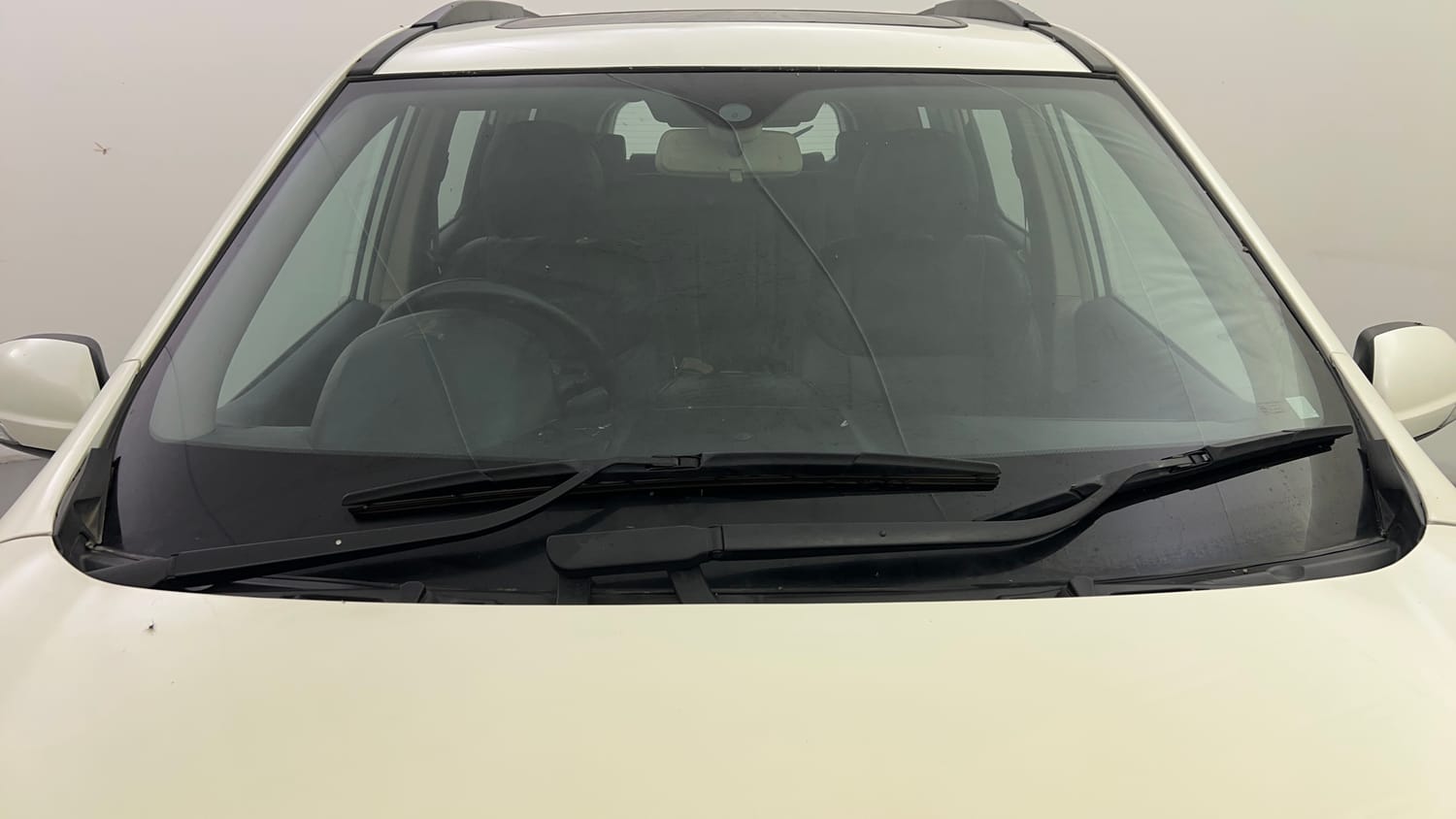 Used 2018 Mahindra XUV500 W9 AT Diesel Automatic exterior FRONT WINDSHIELD VIEW