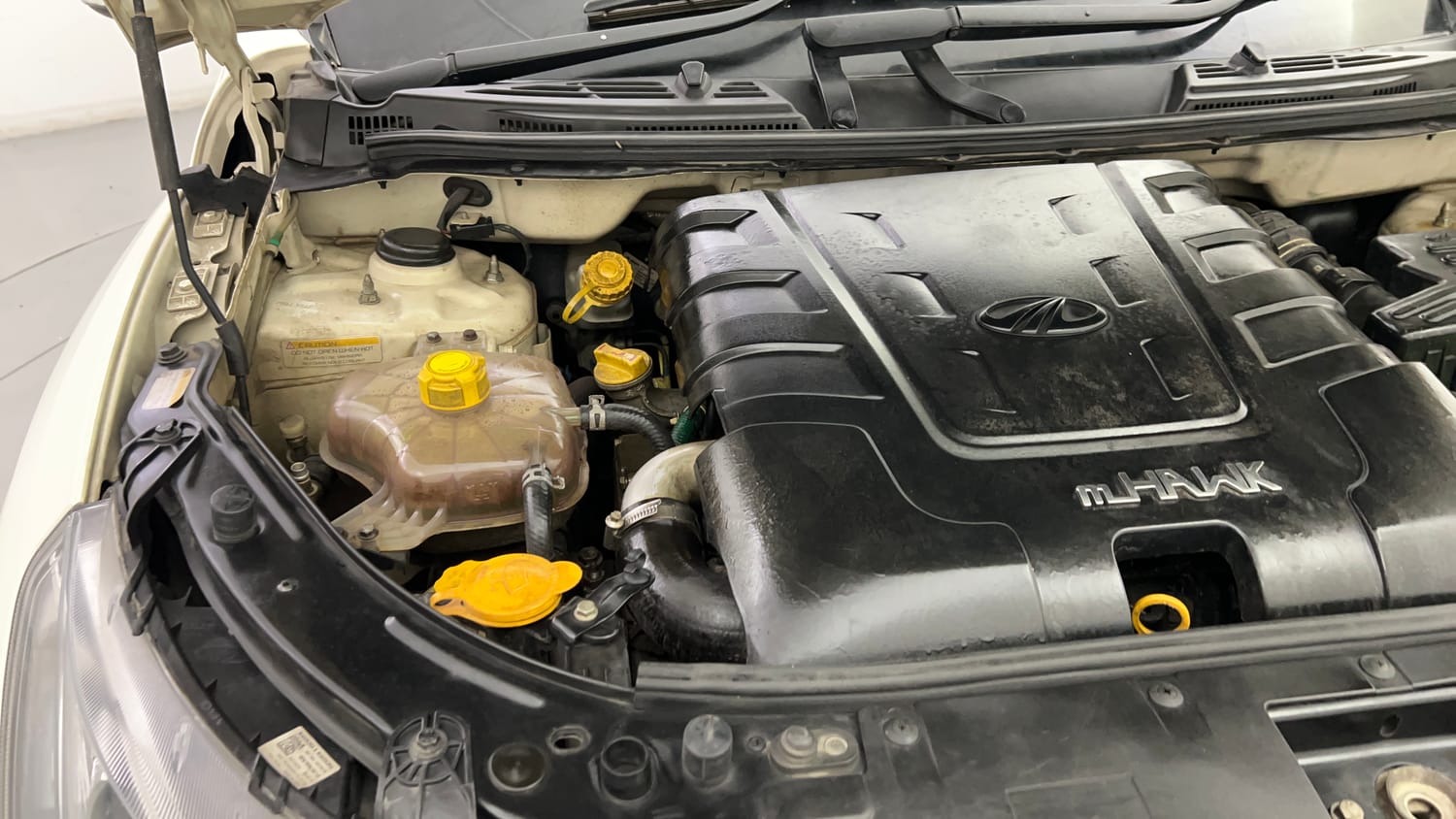 Used 2018 Mahindra XUV500 W9 AT Diesel Automatic engine ENGINE RIGHT SIDE VIEW
