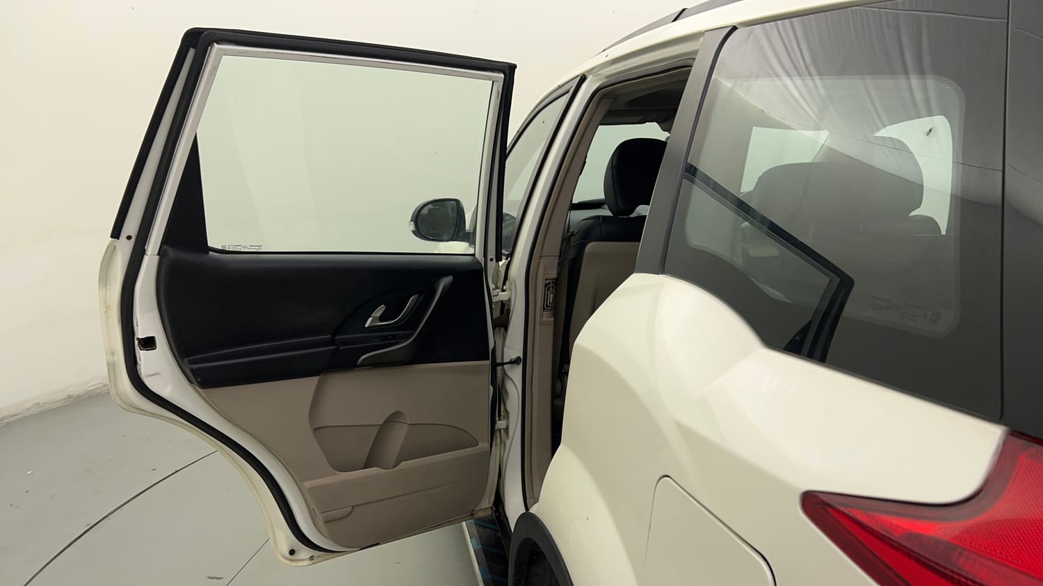 Used 2018 Mahindra XUV500 W9 AT Diesel Automatic interior LEFT REAR DOOR OPEN VIEW