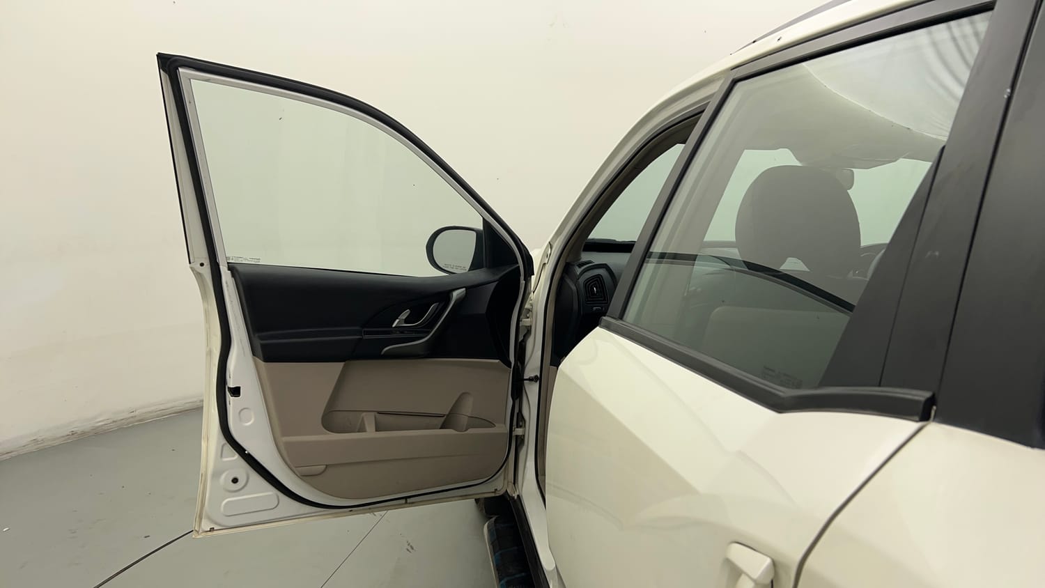 Used 2018 Mahindra XUV500 W9 AT Diesel Automatic interior LEFT FRONT DOOR OPEN VIEW