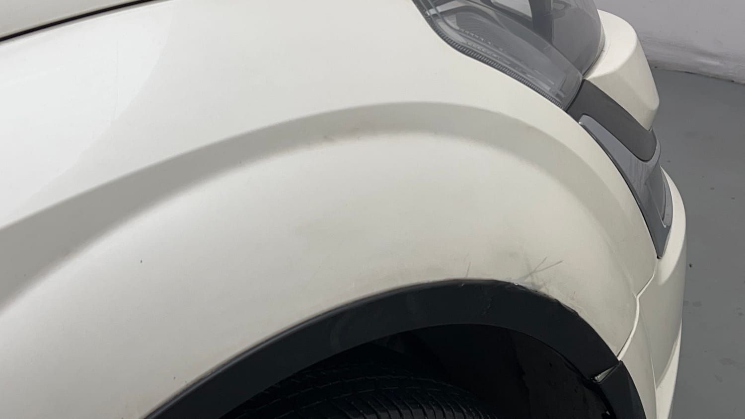 Used 2018 Mahindra XUV500 W9 AT Diesel Automatic dents MINOR SCRATCH