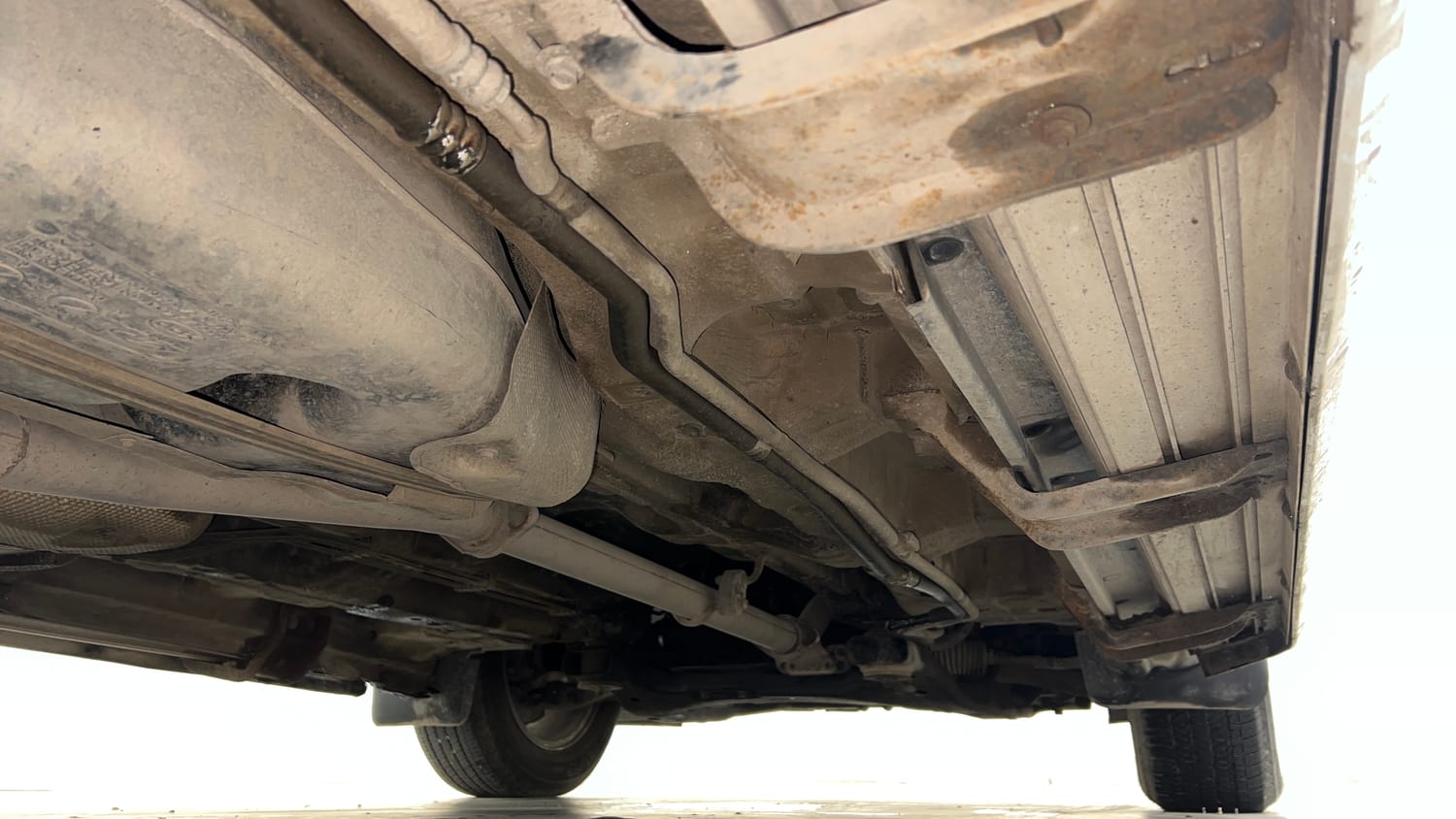 Used 2018 Mahindra XUV500 W9 AT Diesel Automatic extra REAR RIGHT UNDERBODY VIEW