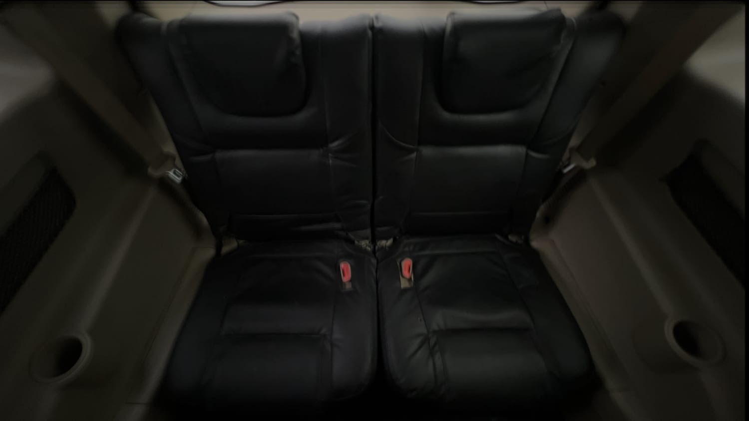Used 2018 Mahindra XUV500 W9 AT Diesel Automatic interior THIRD ROW SEAT