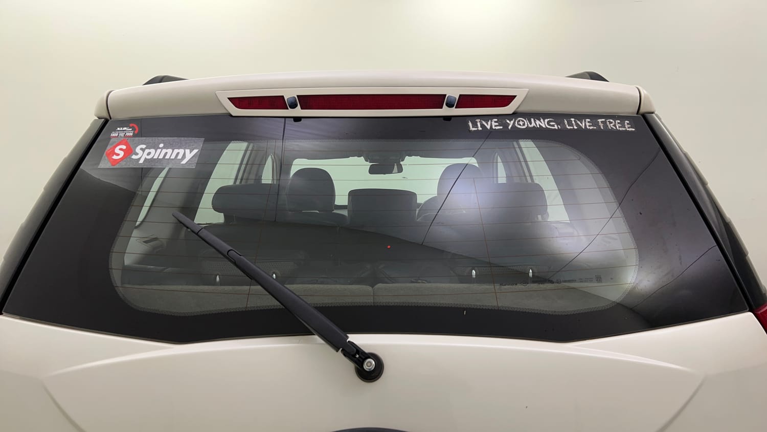 Used 2018 Mahindra XUV500 W9 AT Diesel Automatic exterior BACK WINDSHIELD VIEW