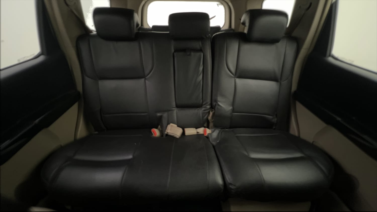 Used 2018 Mahindra XUV500 W9 AT Diesel Automatic interior REAR SEAT CONDITION VIEW
