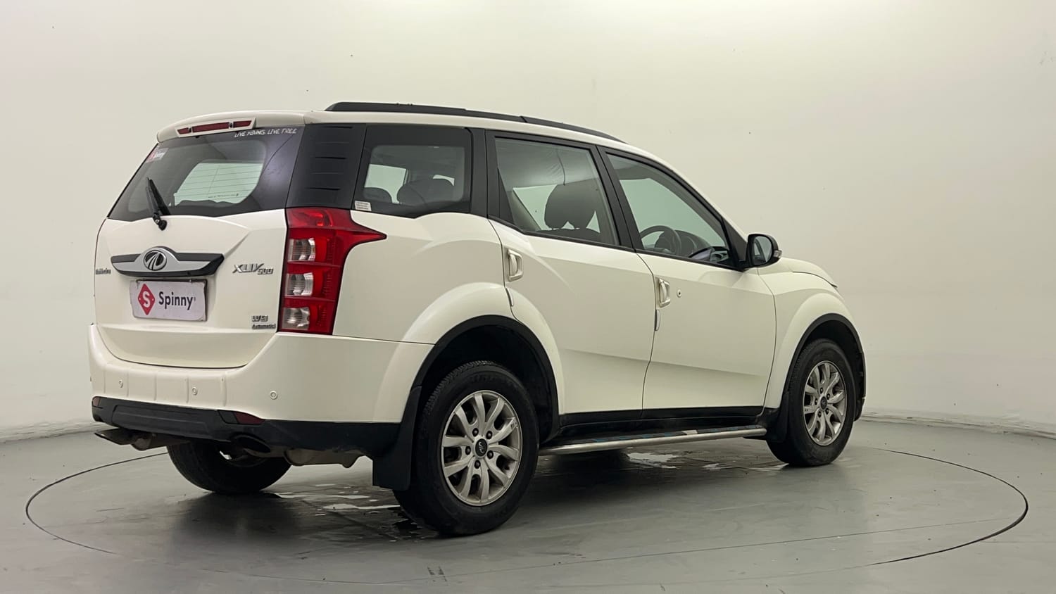 Used 2018 Mahindra XUV500 W9 AT Diesel Automatic exterior RIGHT REAR CORNER VIEW