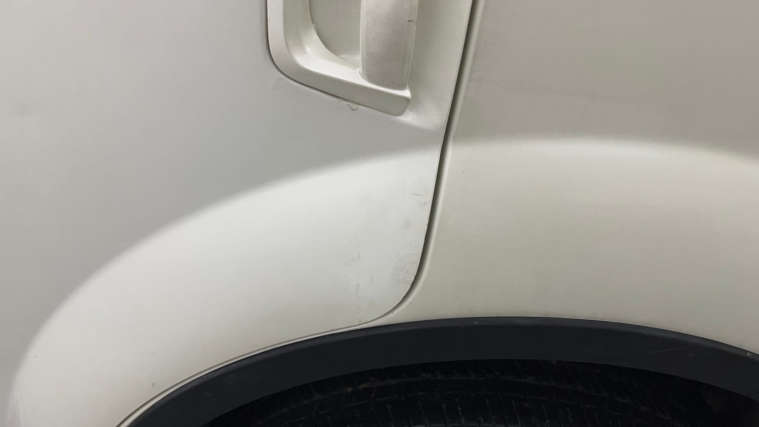 Used 2018 Mahindra XUV500 W9 AT Diesel Automatic dents MINOR DENT