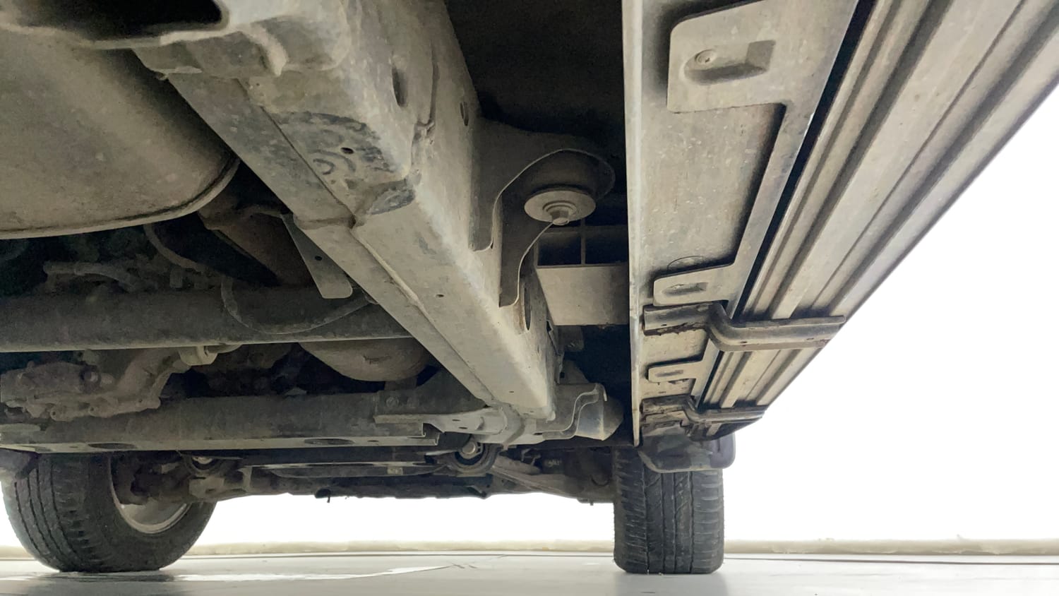 Used 2024 Mahindra Scorpio N Z8 L 4WD Diesel AT 7 STR Diesel Automatic extra REAR RIGHT UNDERBODY VIEW