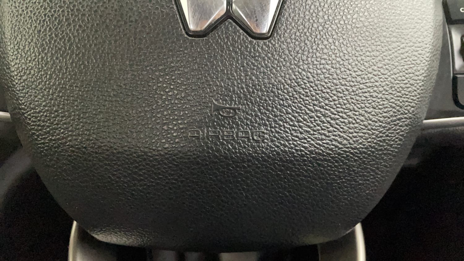 Used 2024 Mahindra Scorpio N Z8 L 4WD Diesel AT 7 STR Diesel Automatic top_features Airbags