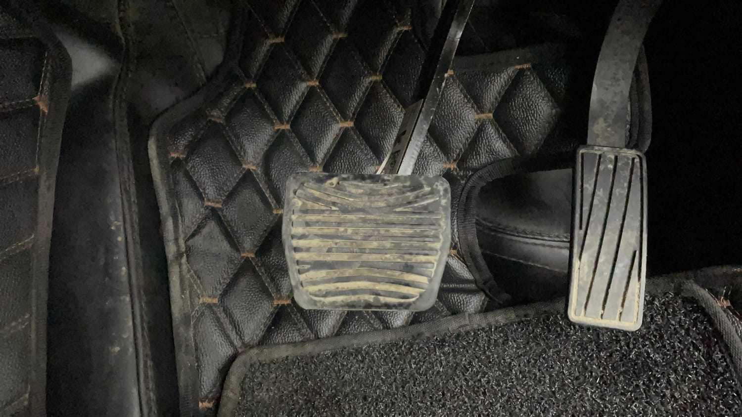 Used 2024 Mahindra Scorpio N Z8 L 4WD Diesel AT 7 STR Diesel Automatic interior PEDALS VIEW