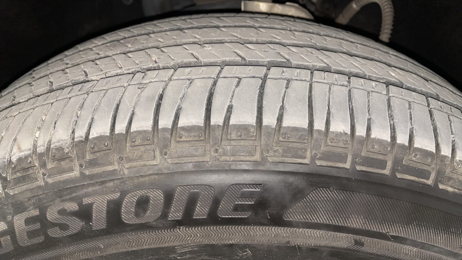 Used 2024 Mahindra Scorpio N Z8 L Diesel 7 STR Diesel Manual tyres LEFT FRONT TYRE TREAD VIEW