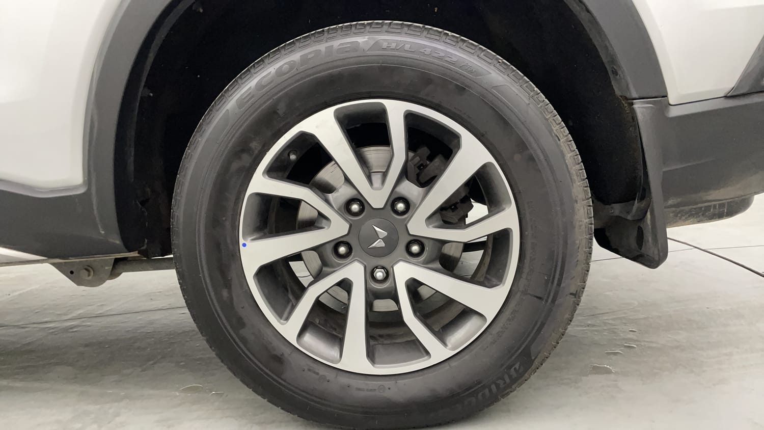 Used 2024 Mahindra Scorpio N Z8 L Diesel 7 STR Diesel Manual tyres LEFT REAR TYRE RIM VIEW