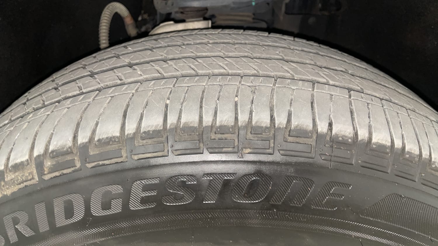 Used 2024 Mahindra Scorpio N Z8 L Diesel 7 STR Diesel Manual tyres RIGHT FRONT TYRE TREAD VIEW
