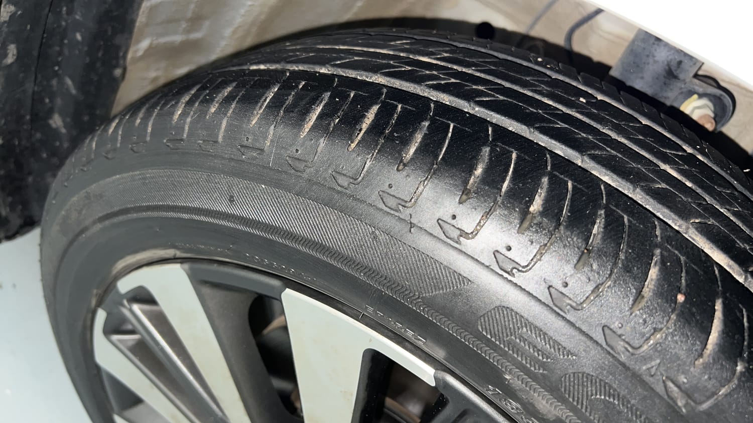 Used 2024 Honda City ZX Petrol MT Petrol Manual tyres RIGHT FRONT TYRE TREAD VIEW