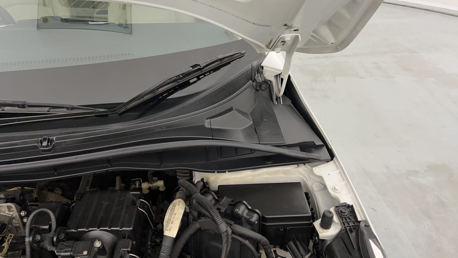 Used 2024 Honda City ZX Petrol MT Petrol Manual engine ENGINE LEFT SIDE HINGE & APRON VIEW