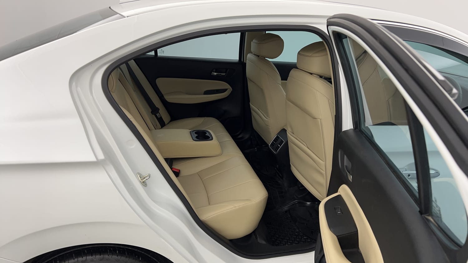 Used 2024 Honda City ZX Petrol MT Petrol Manual interior RIGHT SIDE REAR DOOR CABIN VIEW