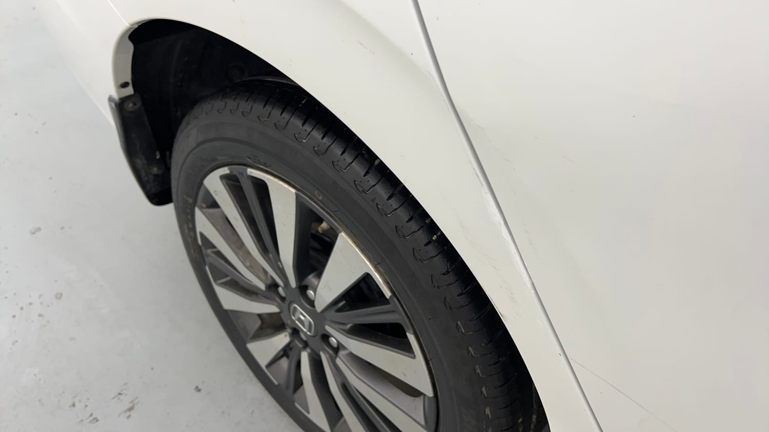 Used 2024 Honda City ZX Petrol MT Petrol Manual dents MINOR DENT