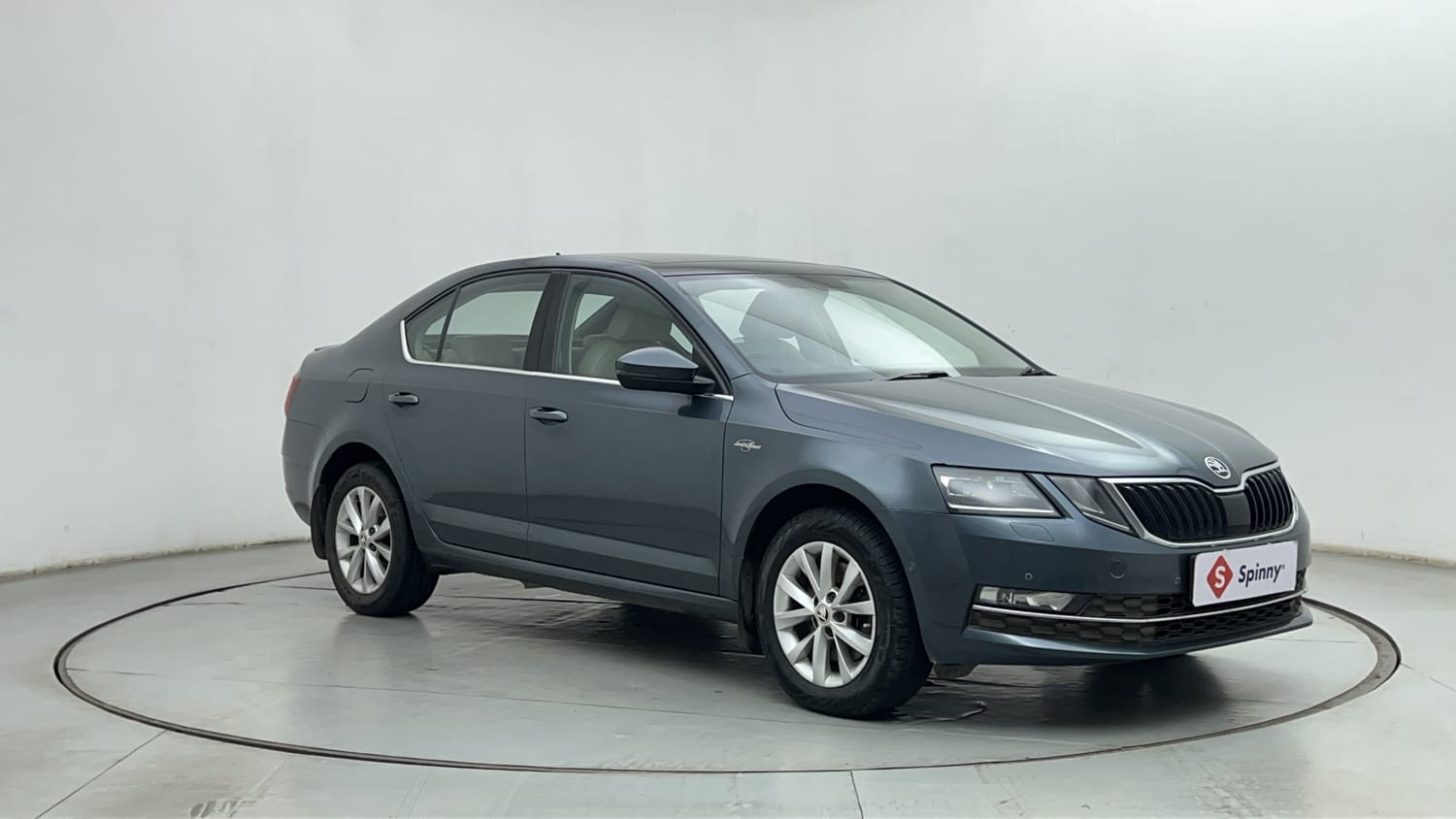 Used 2018 Skoda Octavia 1.8 TSI AT L K Petrol Automatic exterior RIGHT FRONT CORNER VIEW