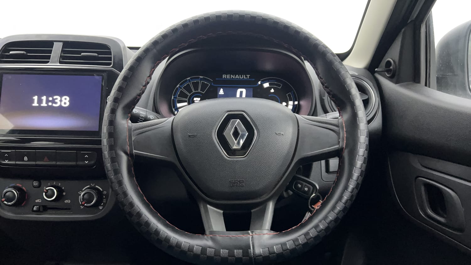Used 2024 Renault Kwid RXL(O) 1.0 Petrol MT SCE Petrol Manual interior STEERING VIEW