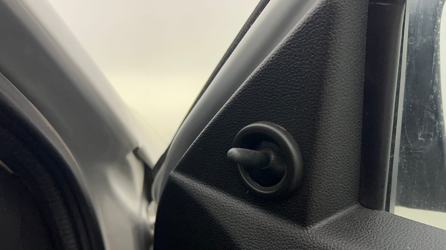 Used 2024 Renault Kwid RXL(O) 1.0 Petrol MT SCE Petrol Manual top_features Adjustable ORVM