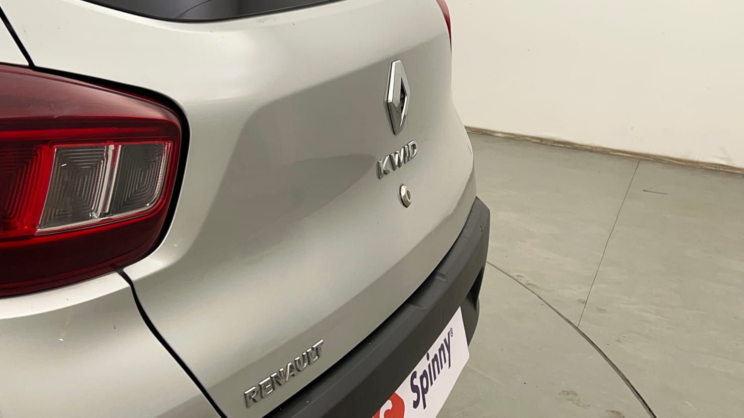 Used 2024 Renault Kwid RXL(O) 1.0 Petrol MT SCE Petrol Manual dents MINOR DENT