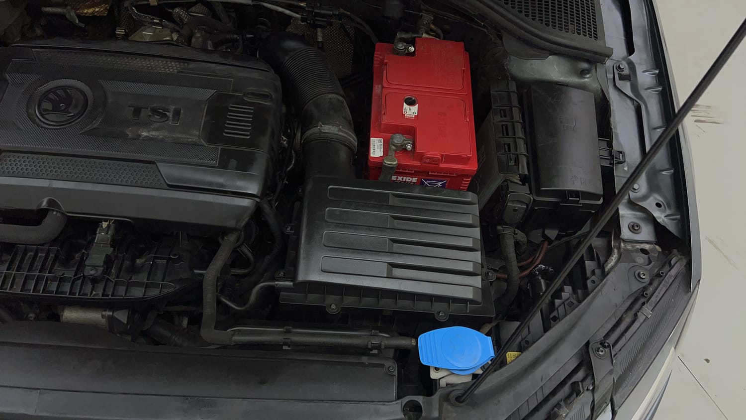 Used 2018 Skoda Octavia 1.8 TSI AT L K Petrol Automatic engine ENGINE LEFT SIDE VIEW