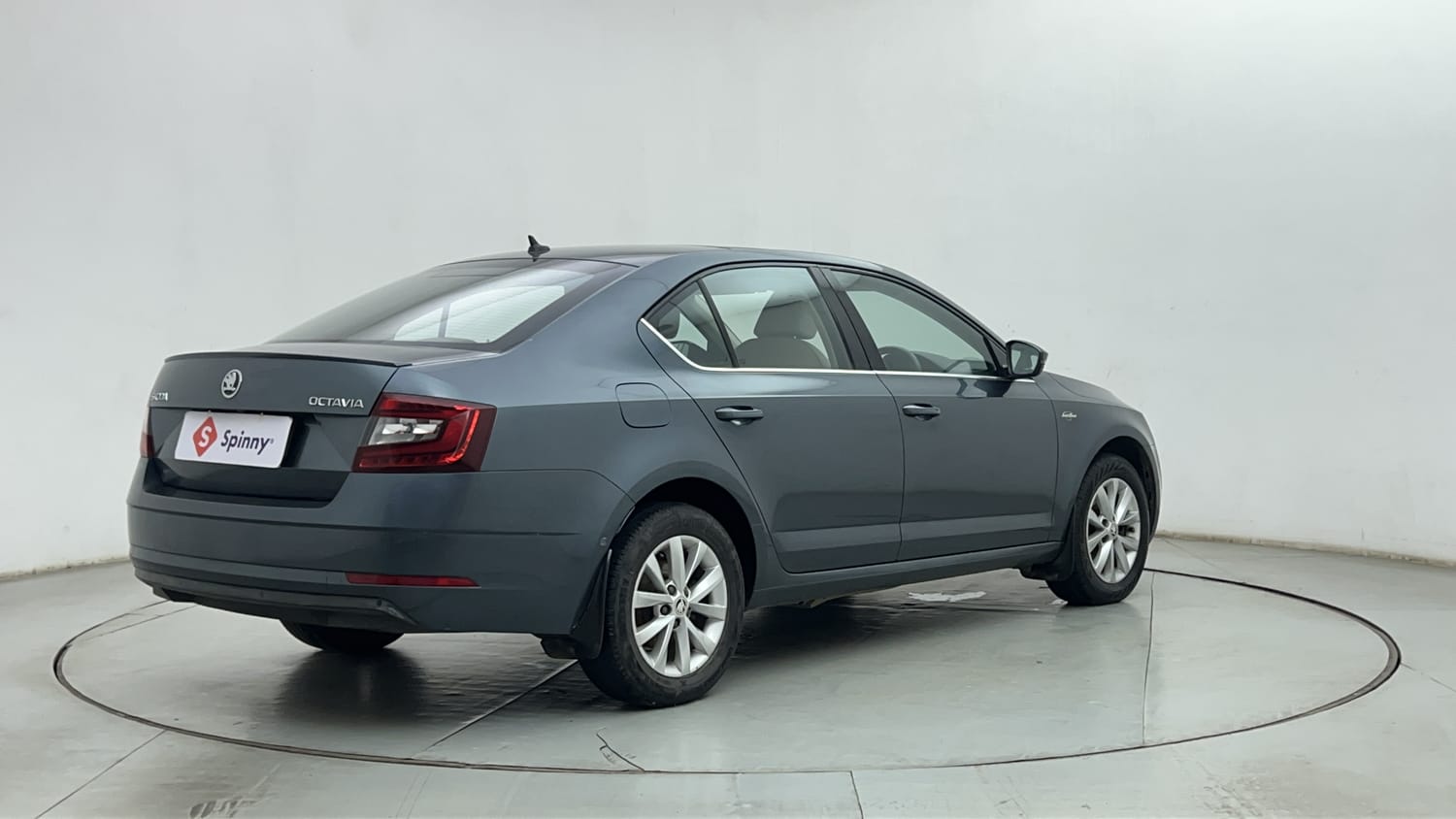 Used 2018 Skoda Octavia 1.8 TSI AT L K Petrol Automatic exterior RIGHT REAR CORNER VIEW