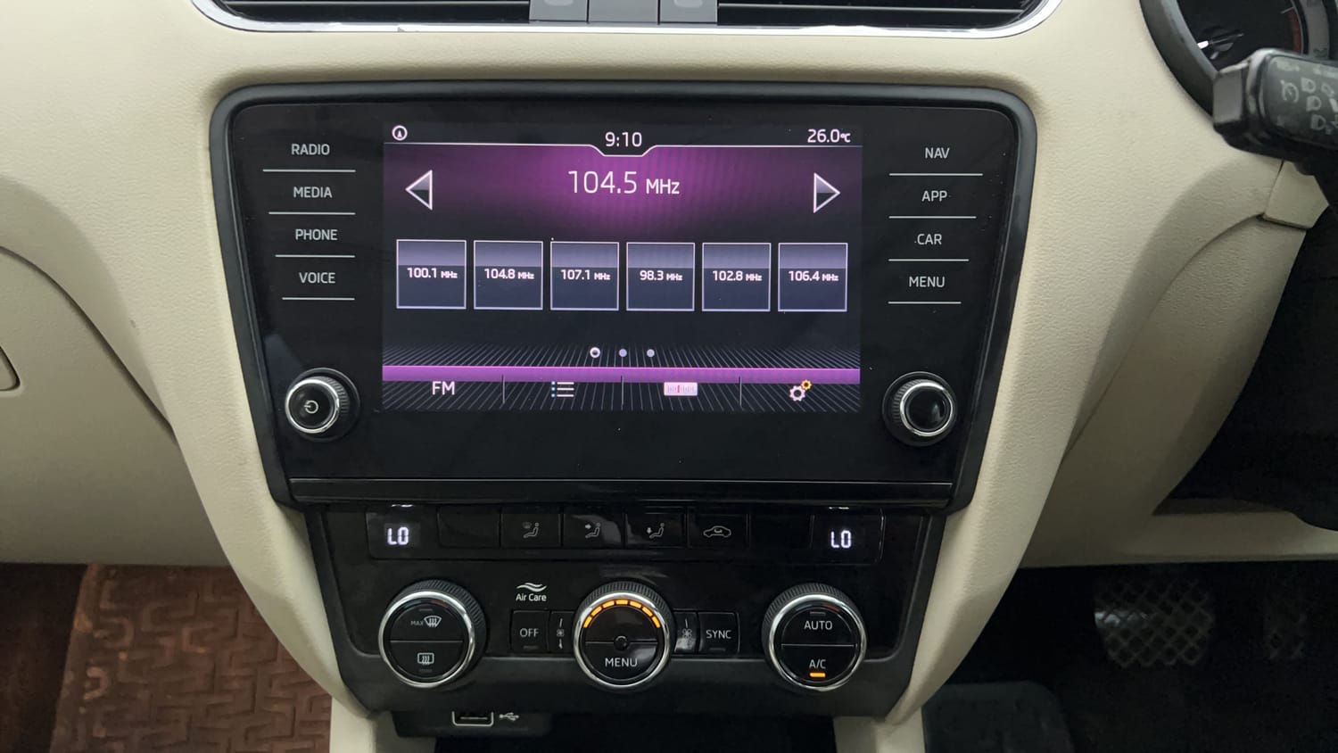 Used 2018 Skoda Octavia 1.8 TSI AT L K Petrol Automatic interior MUSIC SYSTEM & AC CONTROL VIEW
