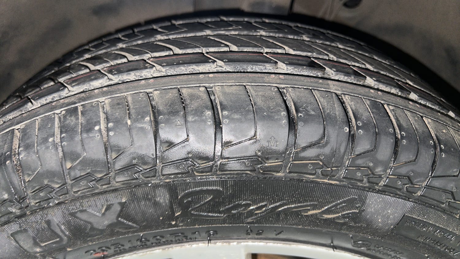 Used 2018 Skoda Octavia 1.8 TSI AT L K Petrol Automatic tyres LEFT FRONT TYRE TREAD VIEW