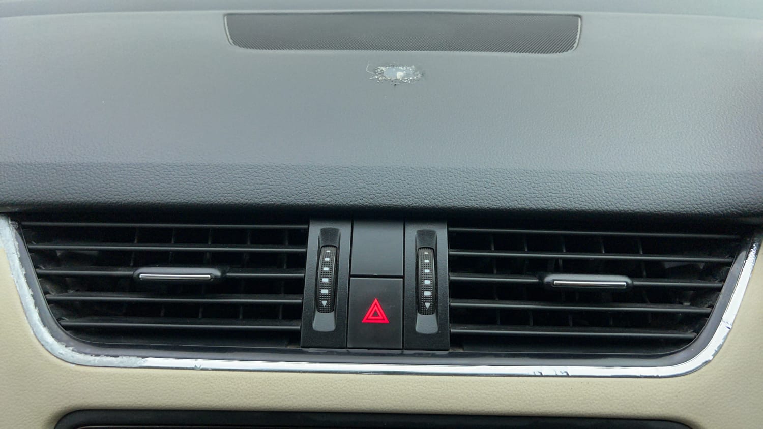 Used 2018 Skoda Octavia 1.8 TSI AT L K Petrol Automatic top_features Air quality control/filter