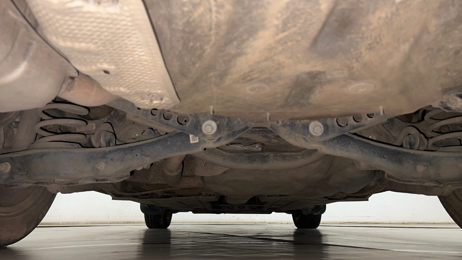 Used 2018 Skoda Octavia 1.8 TSI AT L K Petrol Automatic extra REAR UNDERBODY VIEW (TAKEN FROM REAR)