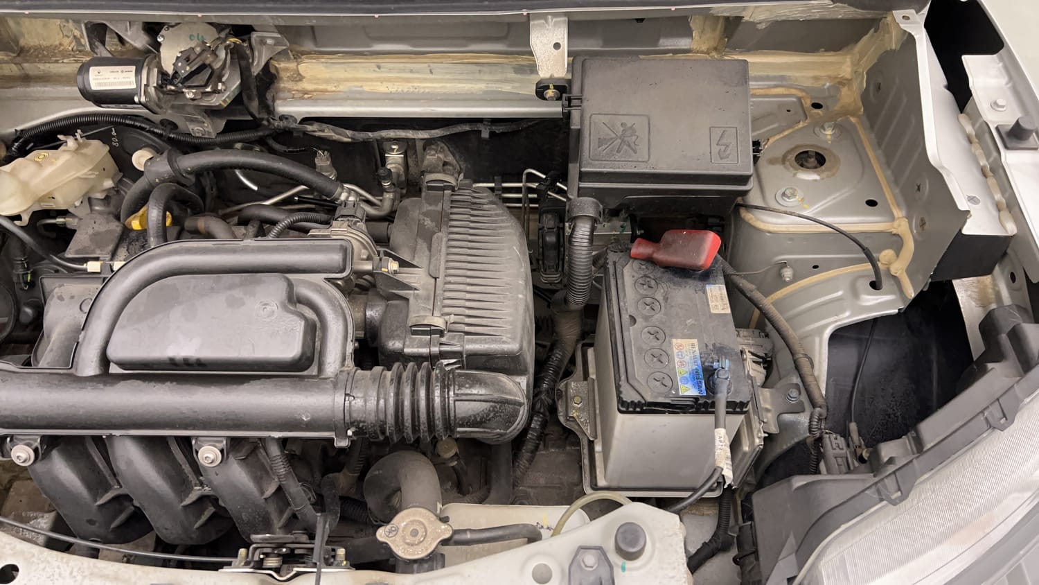 Used 2024 Renault Kwid RXL(O) 1.0 Petrol MT SCE Petrol Manual engine ENGINE LEFT SIDE VIEW