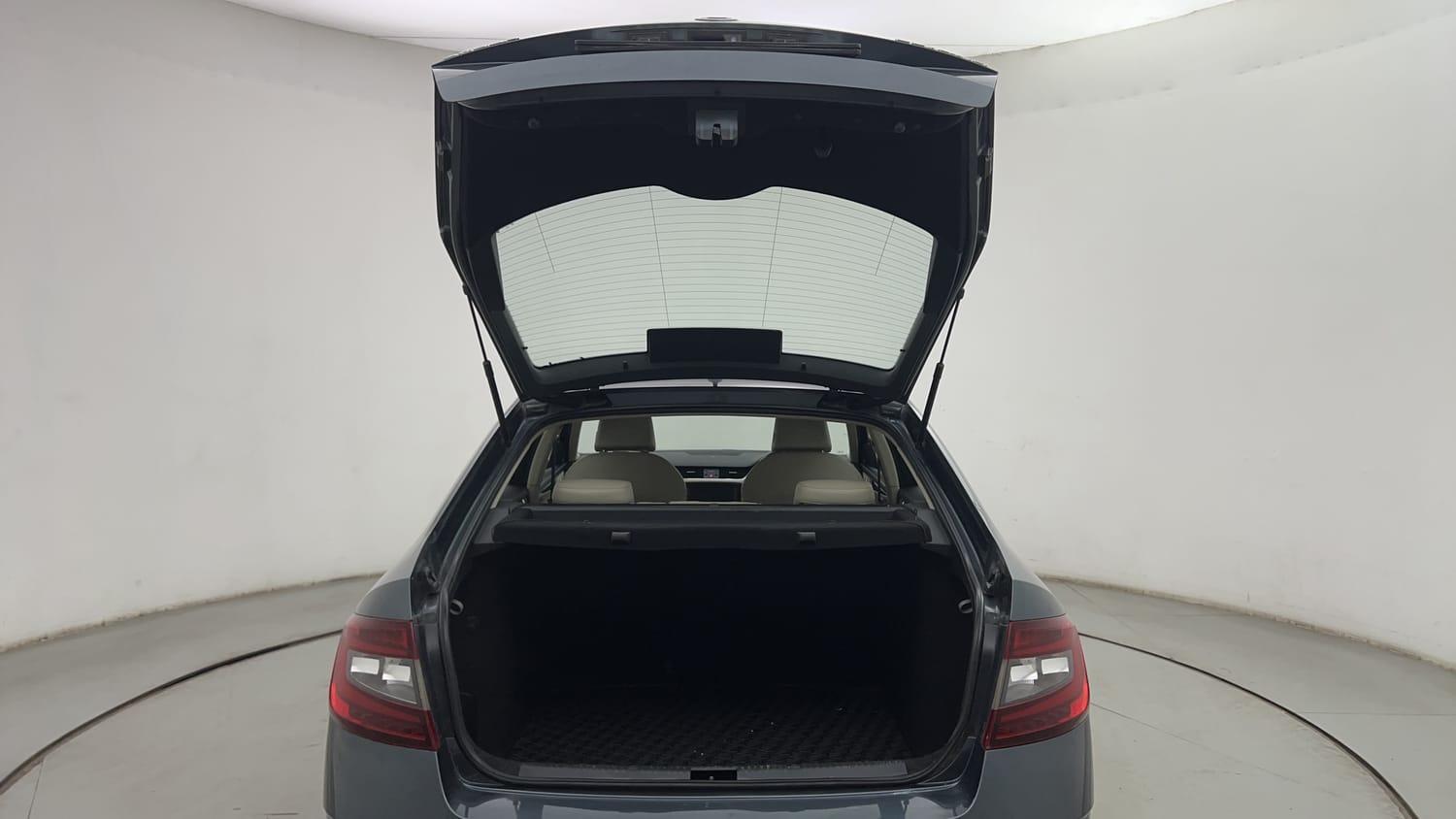 Used 2018 Skoda Octavia 1.8 TSI AT L K Petrol Automatic interior DICKY DOOR OPEN VIEW