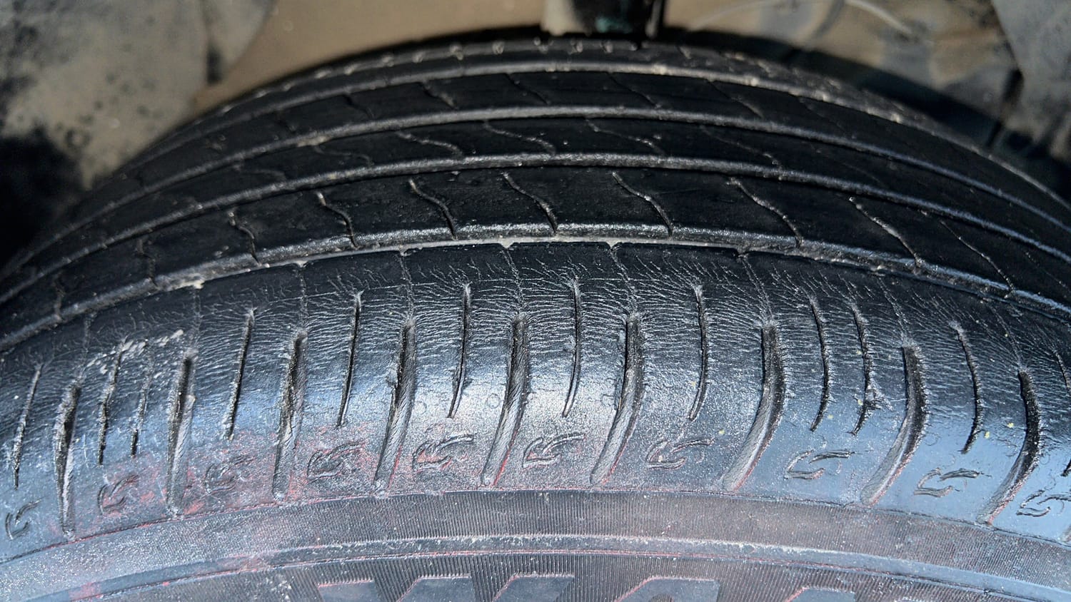 Used 2020 Maruti Suzuki Vitara Brezza ZDI Plus  Dual Tone Diesel Manual tyres RIGHT FRONT TYRE TREAD VIEW