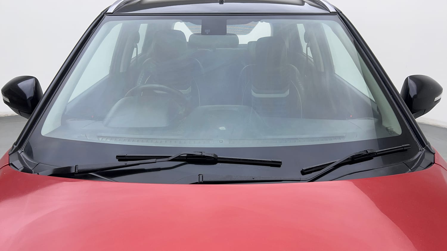 Used 2020 Maruti Suzuki Vitara Brezza ZDI Plus  Dual Tone Diesel Manual exterior FRONT WINDSHIELD VIEW