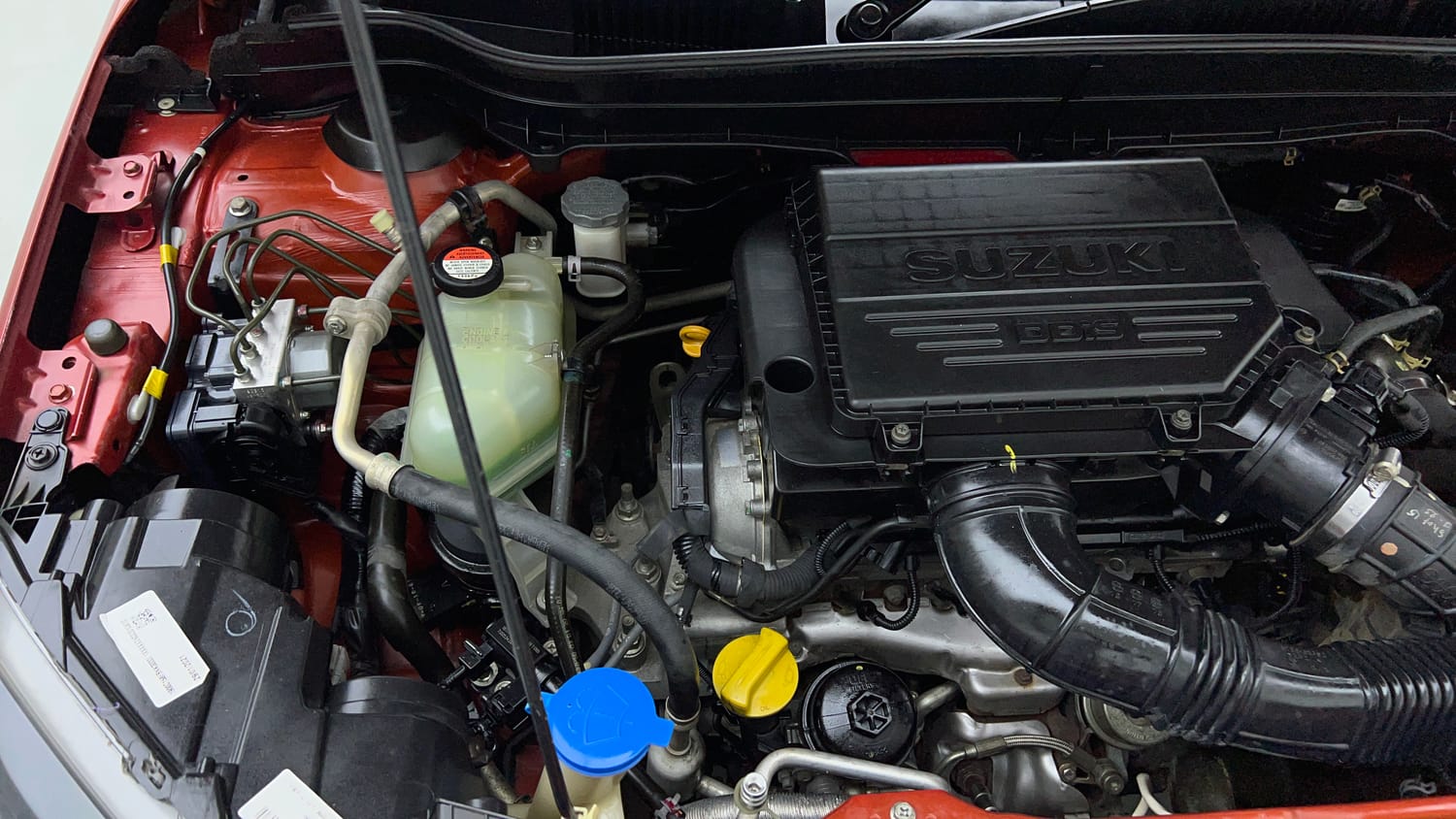 Used 2020 Maruti Suzuki Vitara Brezza ZDI Plus  Dual Tone Diesel Manual engine ENGINE RIGHT SIDE VIEW