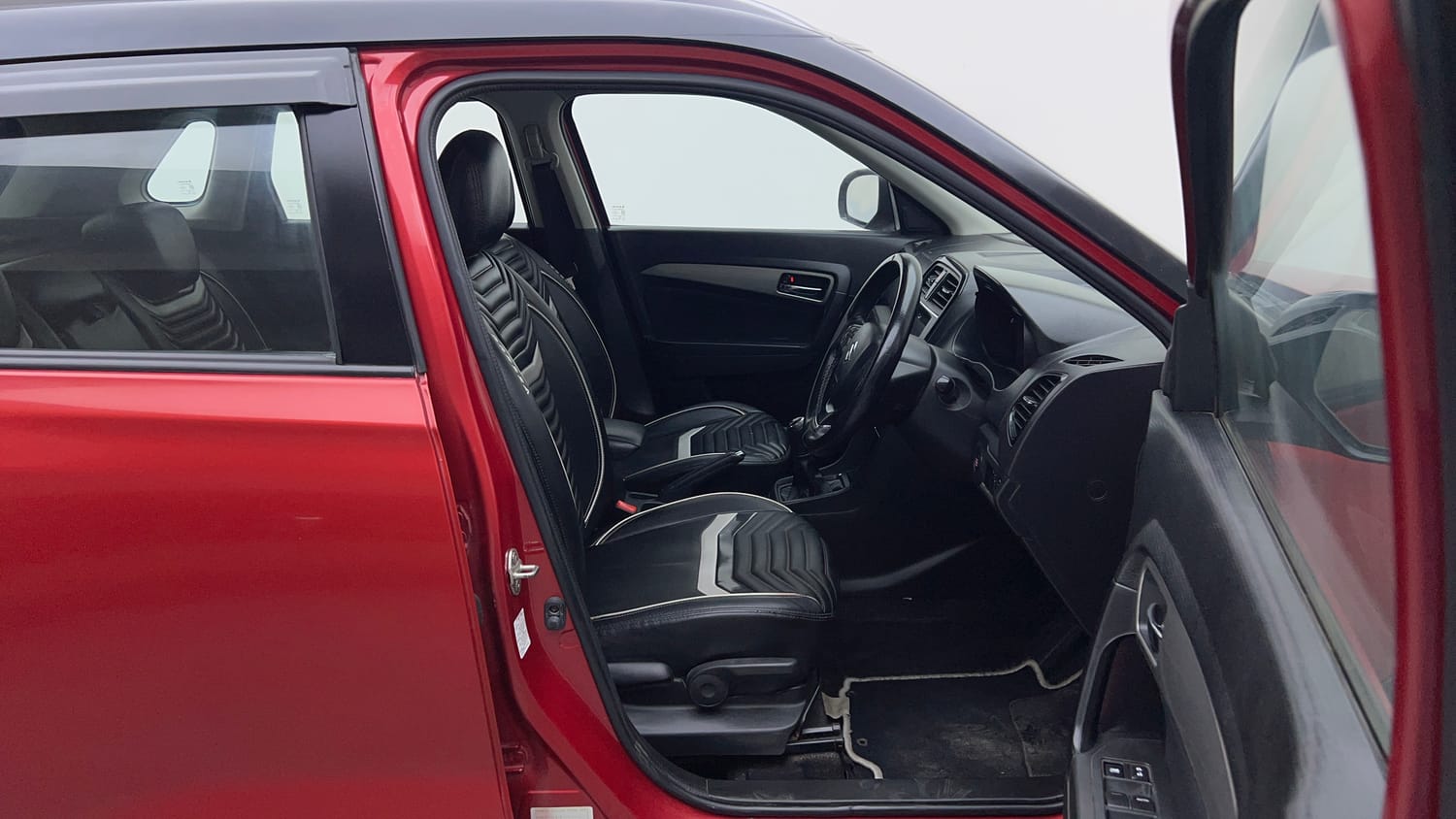 Used 2020 Maruti Suzuki Vitara Brezza ZDI Plus  Dual Tone Diesel Manual interior RIGHT SIDE FRONT DOOR CABIN VIEW