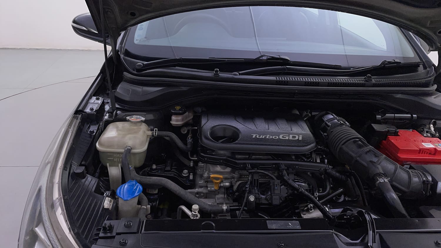Used 2021 Hyundai Verna SX (O) 1.0 Turbo DCT Petrol Automatic engine ENGINE RIGHT SIDE HINGE & APRON VIEW