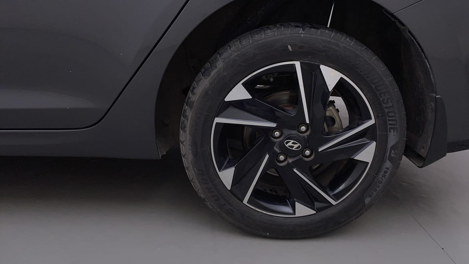 Used 2021 Hyundai Verna SX (O) 1.0 Turbo DCT Petrol Automatic tyres LEFT REAR TYRE RIM VIEW