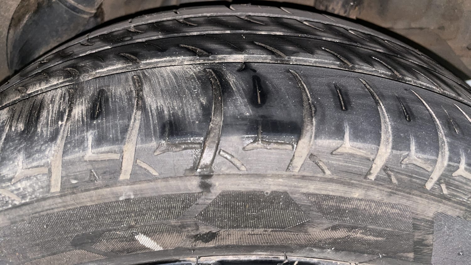 Used 2021 Hyundai Verna SX (O) 1.0 Turbo DCT Petrol Automatic tyres LEFT REAR TYRE TREAD VIEW