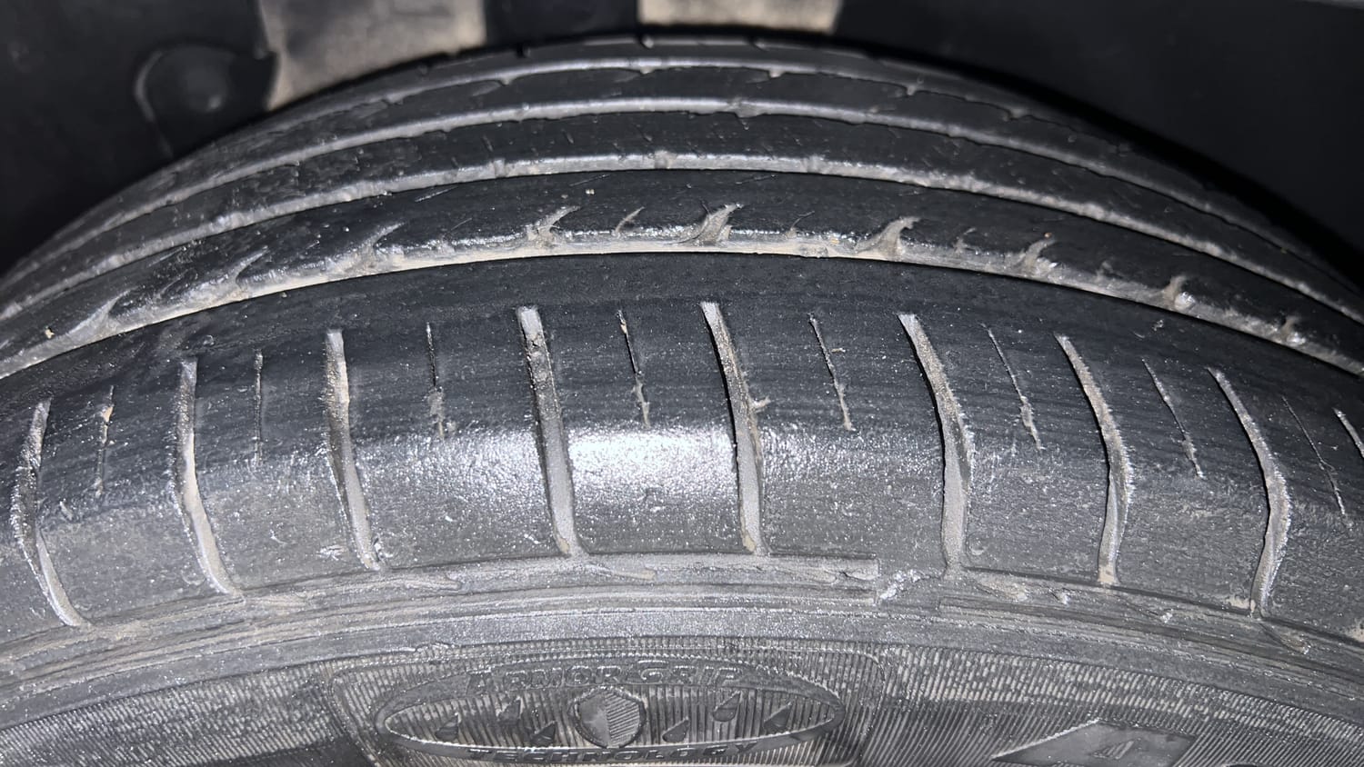 Used 2020 Kia Seltos GTX Plus AT D Diesel Automatic tyres RIGHT REAR TYRE TREAD VIEW