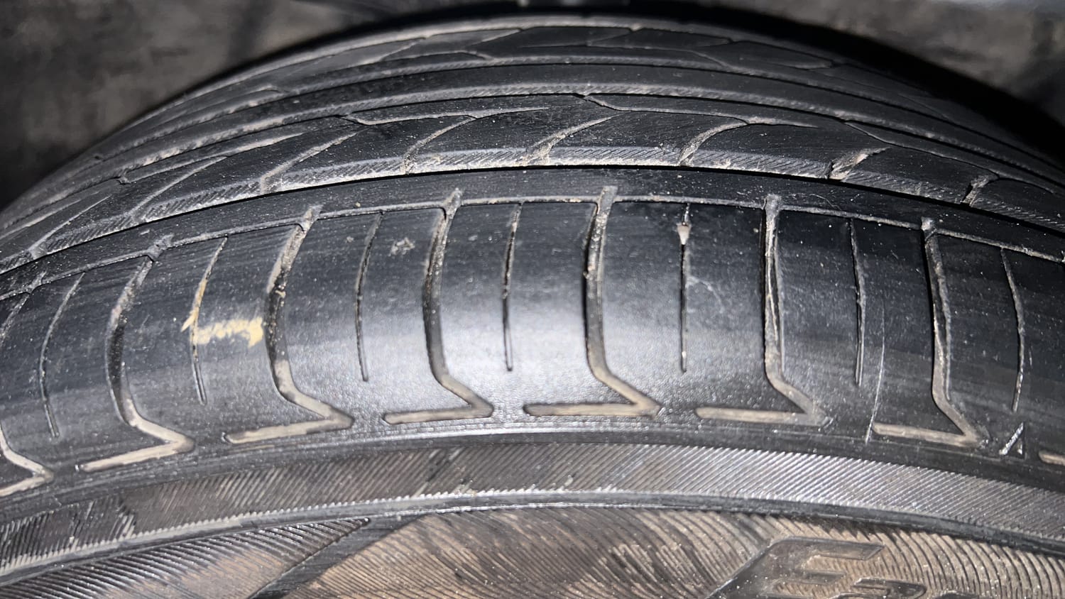 Used 2020 Kia Seltos GTX Plus AT D Diesel Automatic tyres RIGHT FRONT TYRE TREAD VIEW