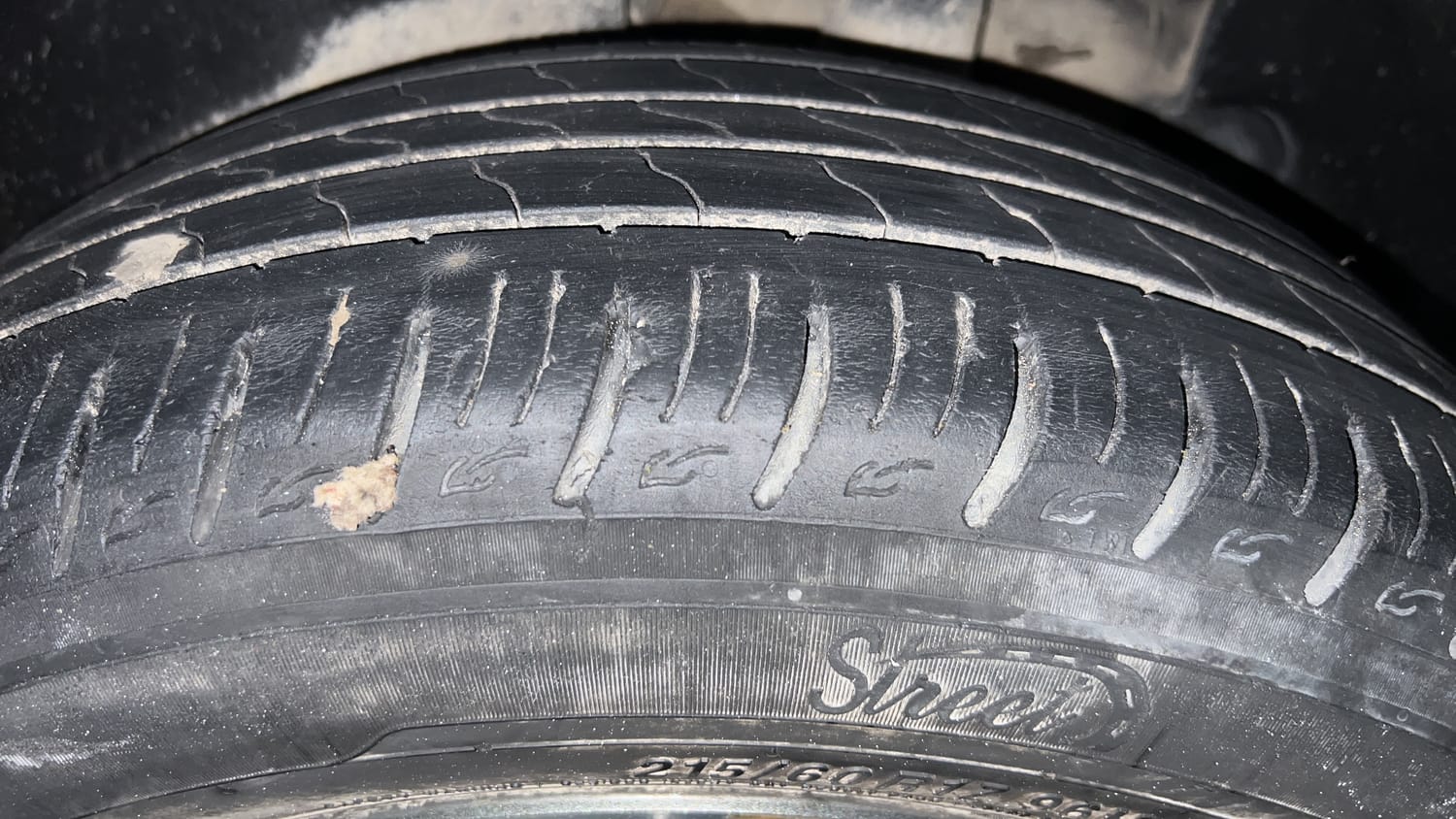 Used 2020 Kia Seltos GTX Plus AT D Diesel Automatic tyres LEFT REAR TYRE TREAD VIEW