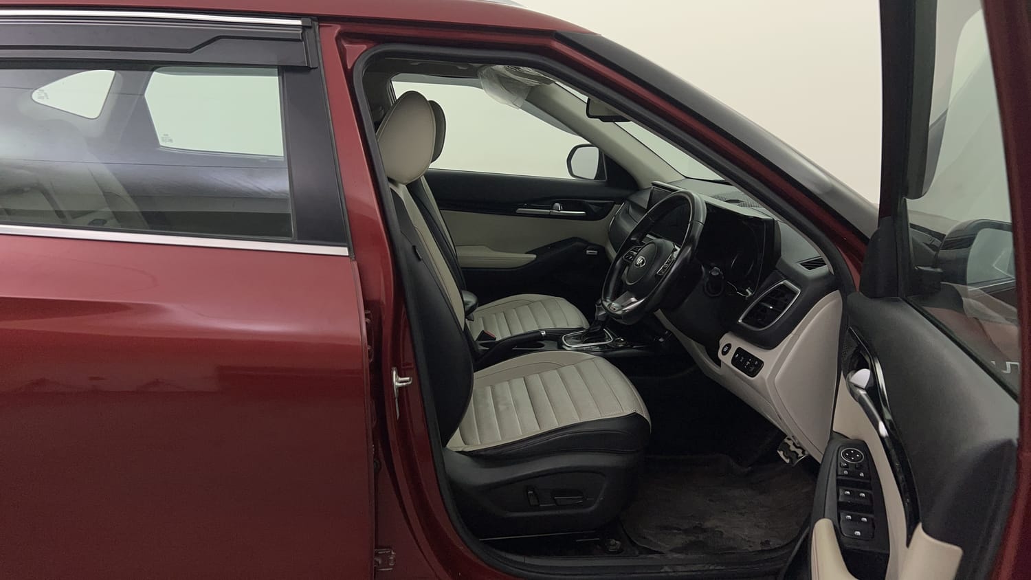 Used 2020 Kia Seltos GTX Plus AT D Diesel Automatic interior RIGHT SIDE FRONT DOOR CABIN VIEW