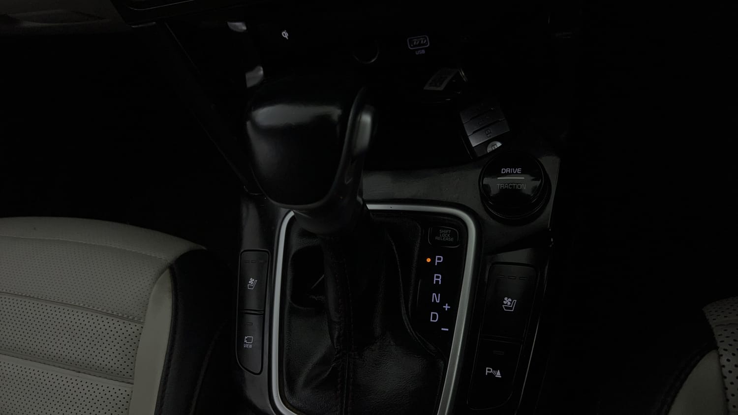 Used 2020 Kia Seltos GTX Plus AT D Diesel Automatic interior GEAR  KNOB VIEW