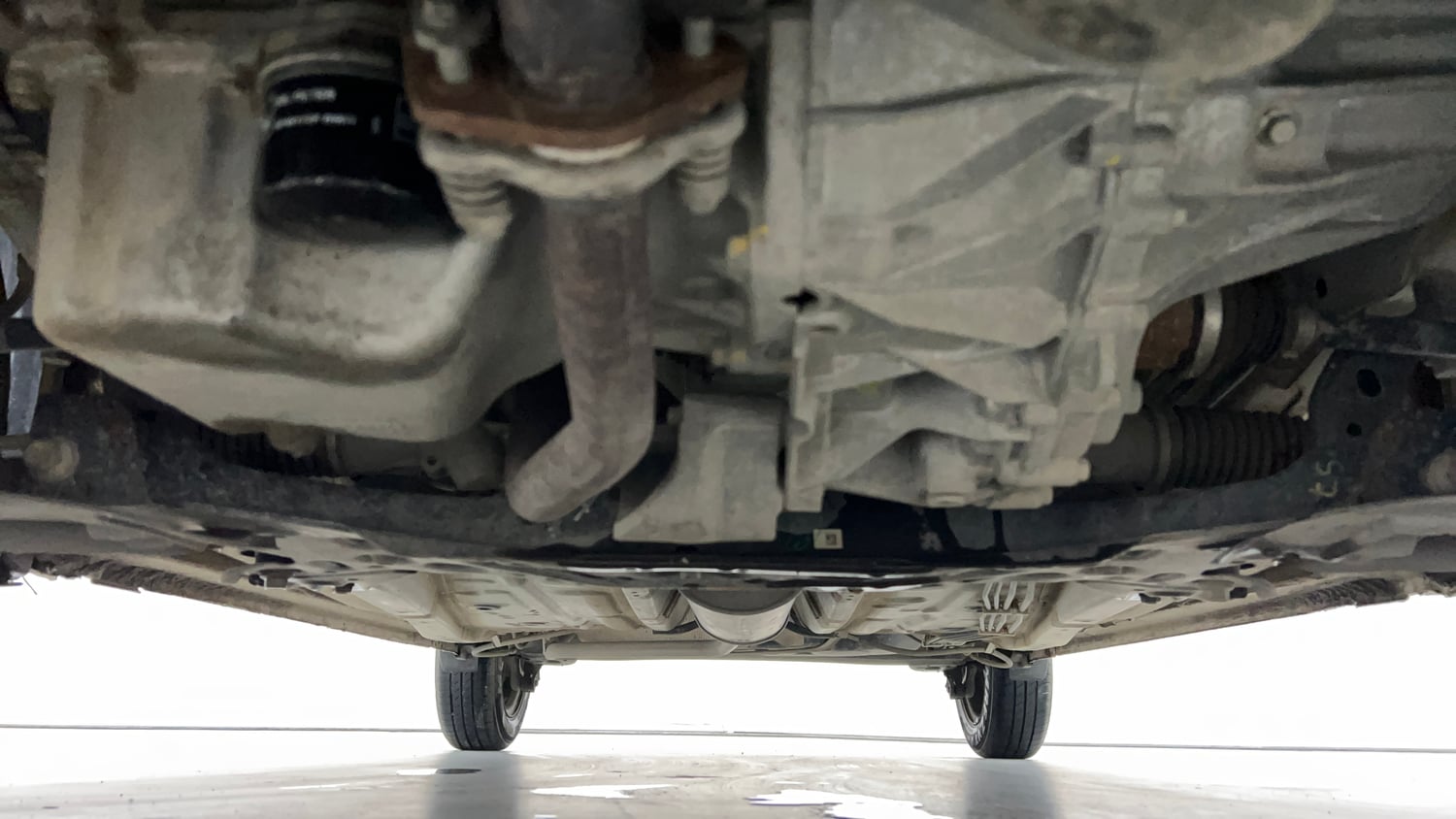 Used 2024 Maruti Suzuki Wagon R VXI 1.0 AGS Petrol Automatic extra FRONT LEFT UNDERBODY VIEW
