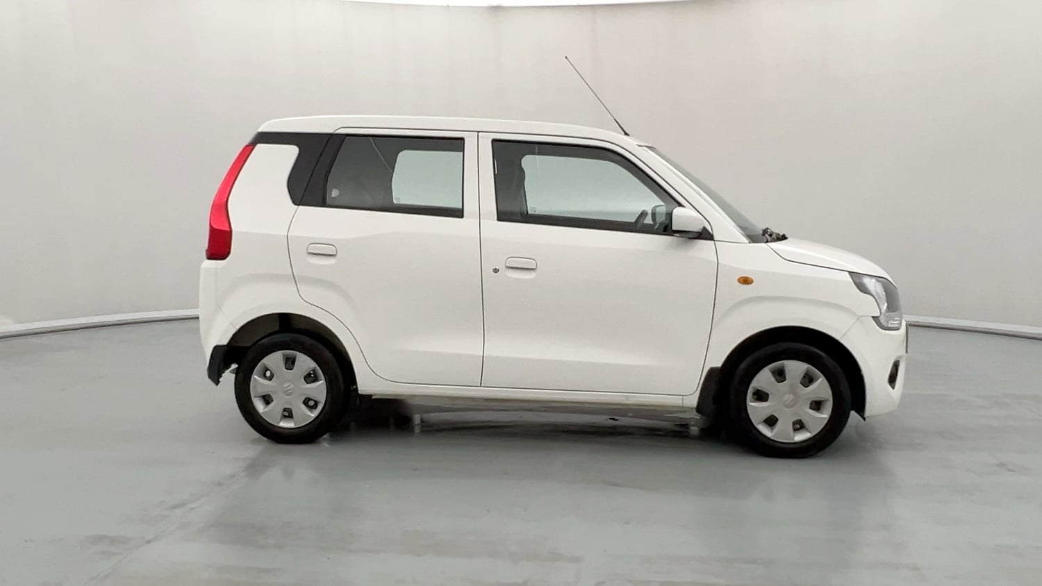 Used 2024 Maruti Suzuki Wagon R VXI 1.0 AGS Petrol Automatic exterior RIGHT SIDE VIEW