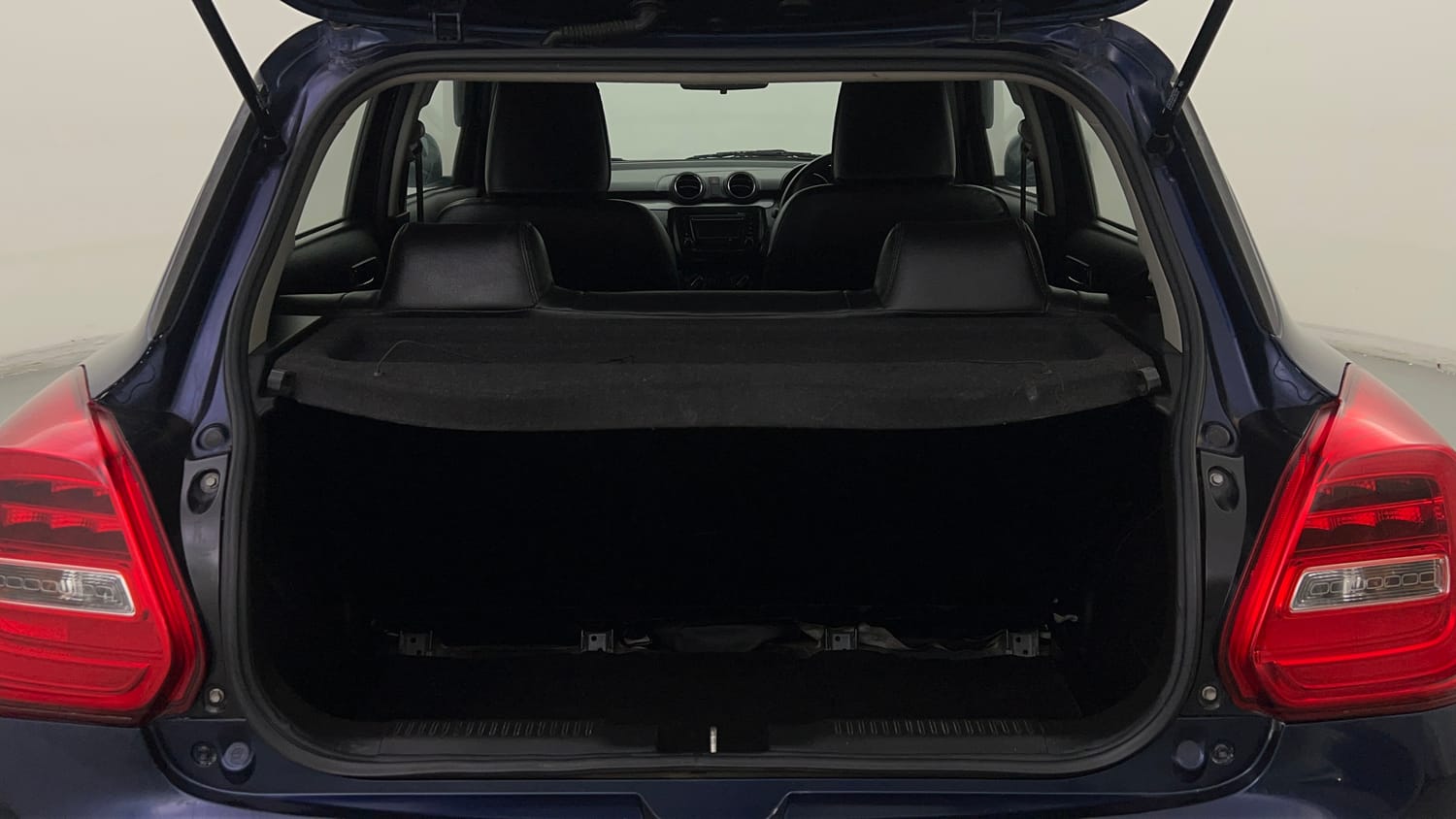 Used 2018 Maruti Suzuki Swift VXi AMT Petrol Automatic interior DICKY INSIDE VIEW