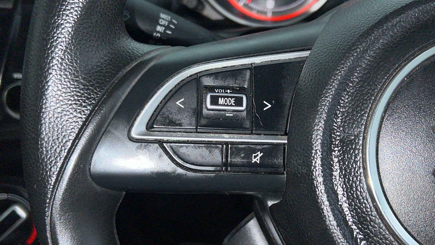 Used 2018 Maruti Suzuki Swift VXi AMT Petrol Automatic top_features Steering mounted controls